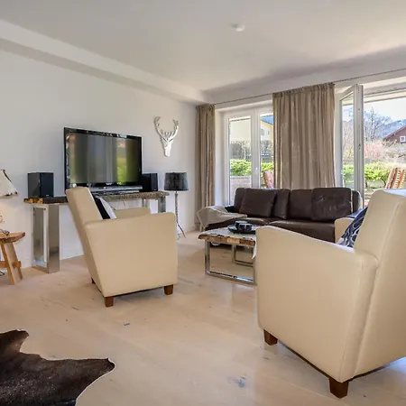 Alpenhirsch جارمش بارتنكيرشن