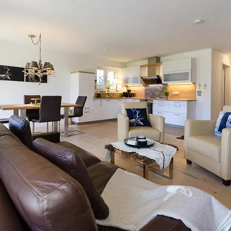 Alpenhirsch * Garmisch-Partenkirchen