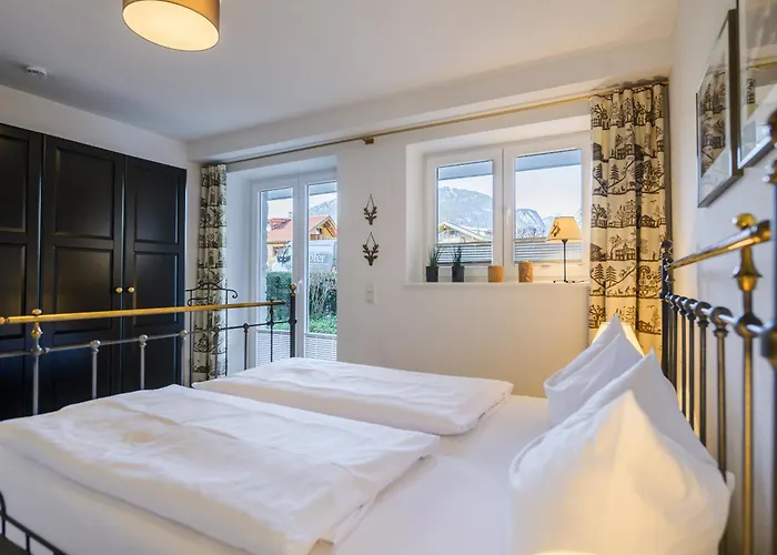 Alpenhirsch Апартаменты *